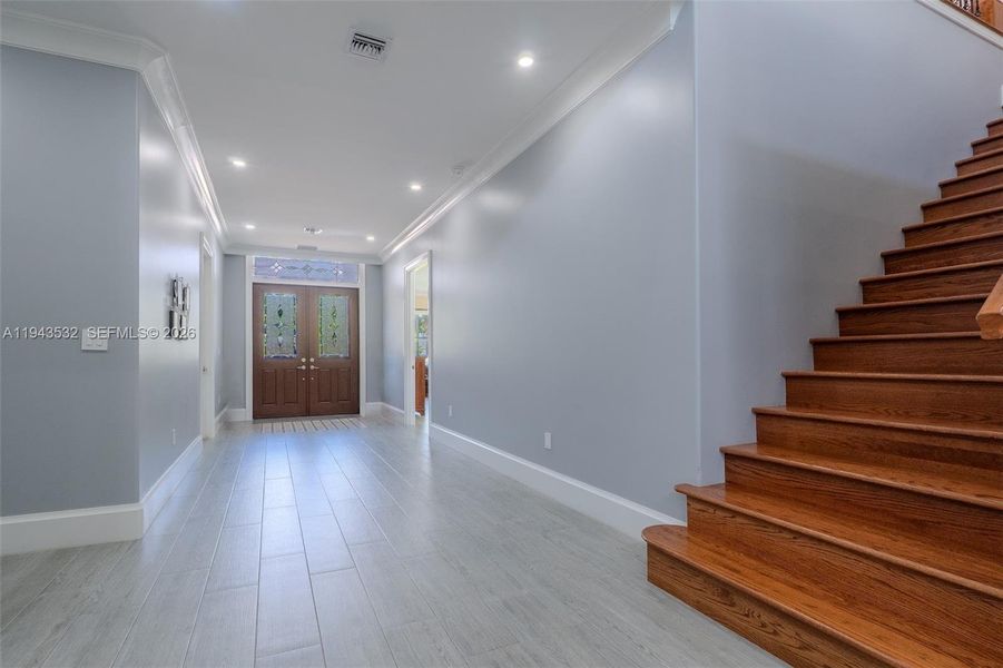 Spacious, unfurnished interior of a new home in , Parkland (Image 27).