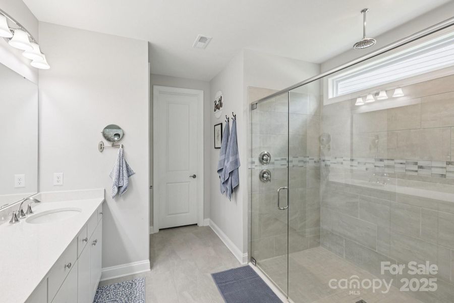 Image 39 of a home in Handsmill on Lake Wylie.