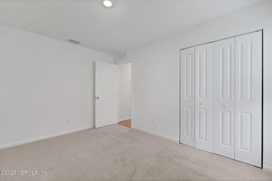 Spacious, unfurnished interior of a new home in Bellbrooke, Jacksonville (Image 18).