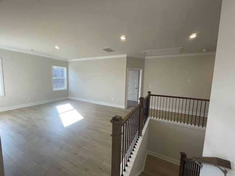 Spacious, unfurnished interior of a new home in Ponderosa Farms Estates, Gainesville (Image 27).