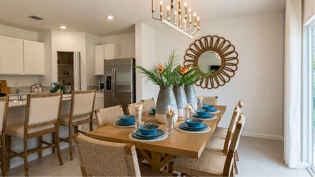 Brystol Columbus Dining 1of2 F1