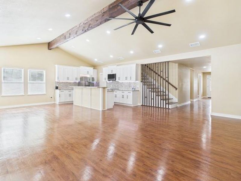 Spacious, unfurnished interior of a new home in , Athens (Image 18). Spacious, unfurnished interior of a new home in , Athens (Image 18).