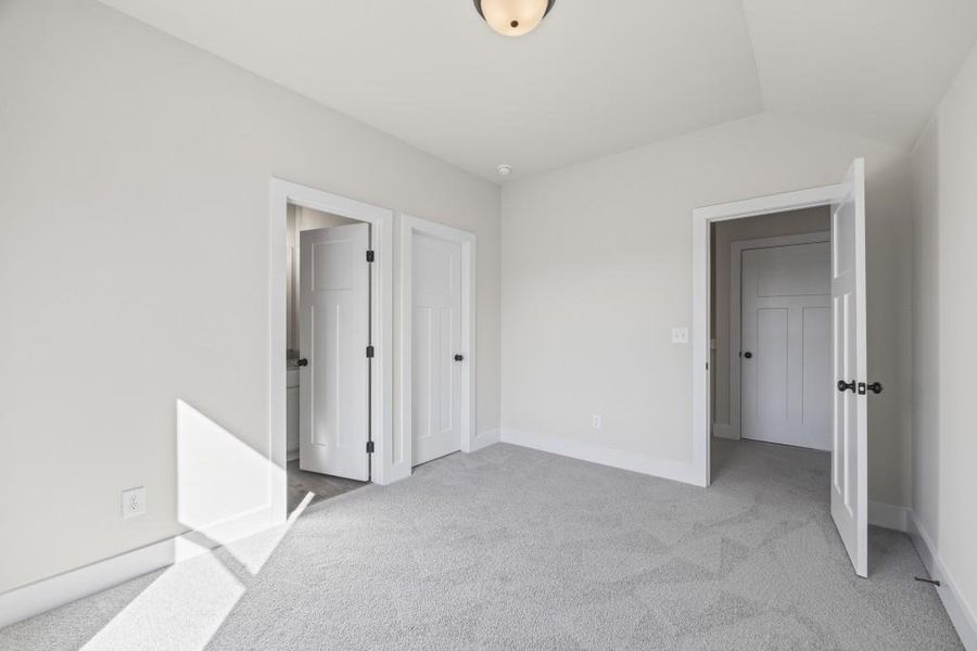 Spacious, unfurnished interior of a new home in , Hartwell (Image 50).