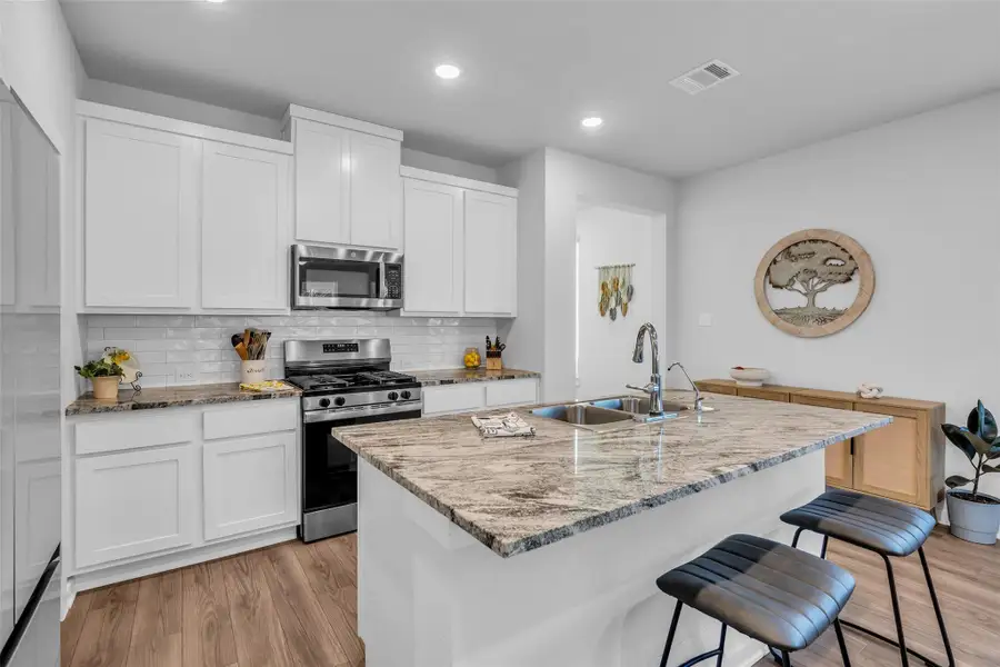 Furnished interior view inside a new home in Westridge Cove 40′, Conroe (Image 8).