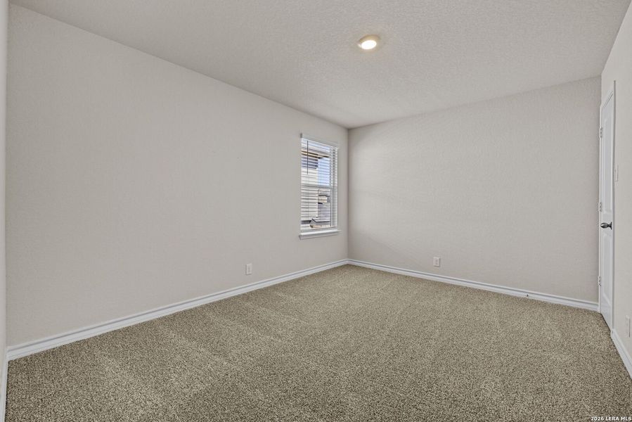 Spacious, unfurnished interior of a new home in Redbird Ranch, San Antonio (Image 24).