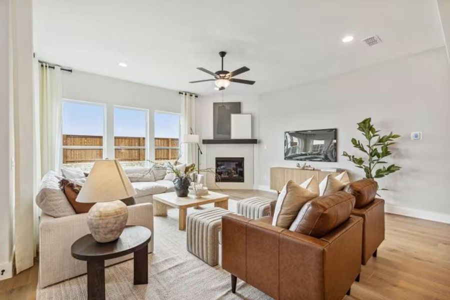 Photo of Pulte model home with same floor plan, not of actual home listed. Photo of Pulte model home with same floor plan, not of actual home listed.