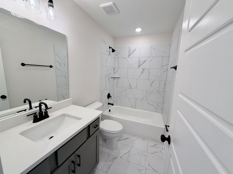 Furnished interior view inside a new home in Lockwood, Collierville (Image 11).