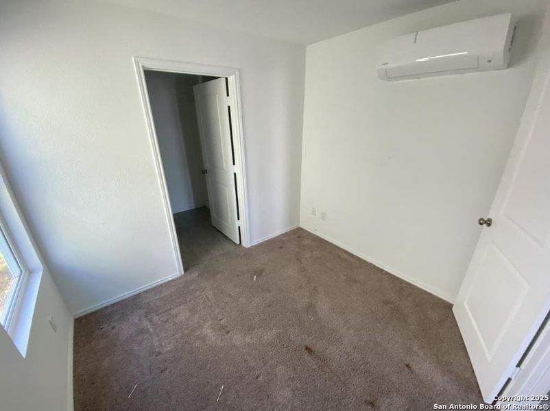 Spacious, unfurnished interior of a new home in Elm Trails, San Antonio (Image 10). Spacious, unfurnished interior of a new home in Elm Trails, San Antonio (Image 10).