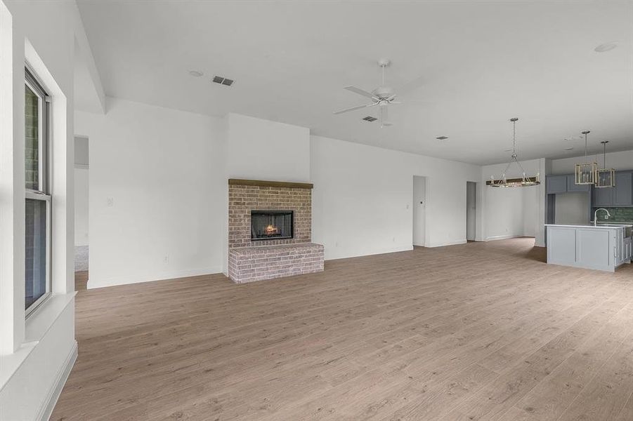Spacious, unfurnished interior of a new home in , Weatherford (Image 29).