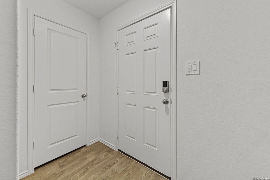 Spacious, unfurnished interior of a new home in Hickory Ridge, Elmendorf (Image 20).