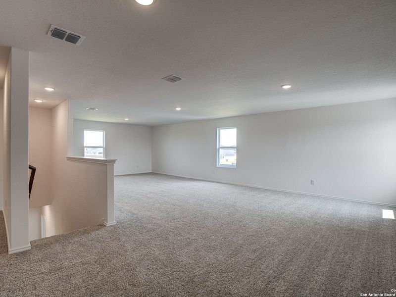 Spacious, unfurnished interior of a new home in Hannah Heights, Seguin (Image 32).