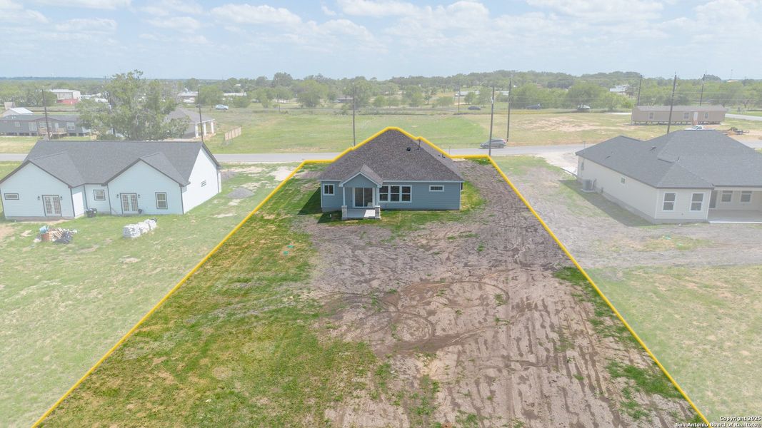 Exterior details and patio area of a home in , Atascosa (Image 26).