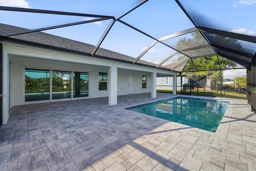 Image 33 of a home in Cape Coral.