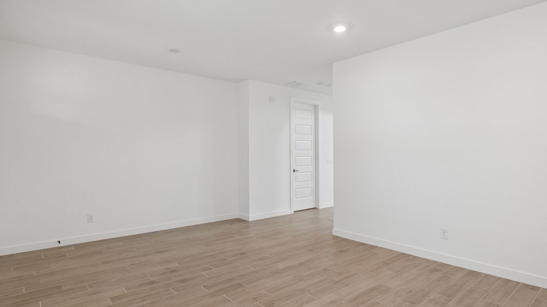 Representative unfurnished interior of a home built from the Phoenician by D.R. Horton in The Ridge at Stone Butte, Phoenix (Image 18).