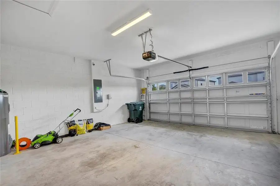 Spacious, unfurnished interior of a new home in , Lake Alfred (Image 22). Spacious, unfurnished interior of a new home in , Lake Alfred (Image 22).