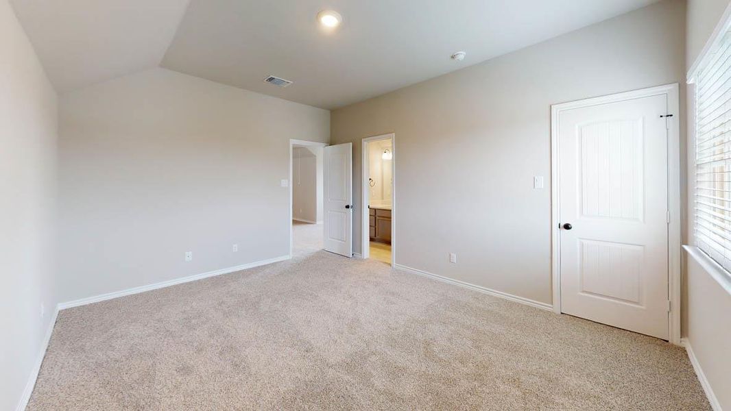 Spacious, unfurnished interior of a new home in Sterling Meadows, Salado (Image 21).