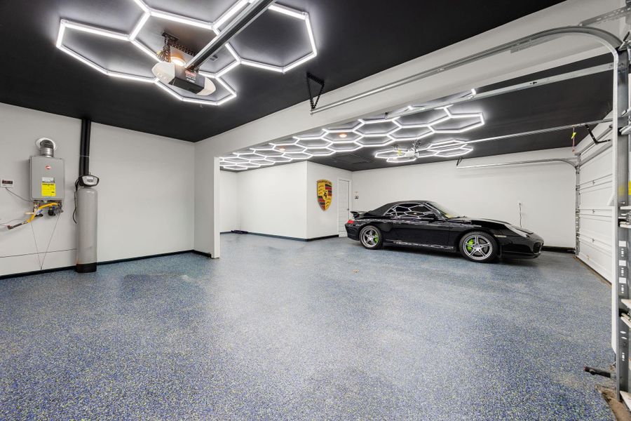 Spacious, unfurnished interior of a new home in The Highlands, Porter (Image 22).