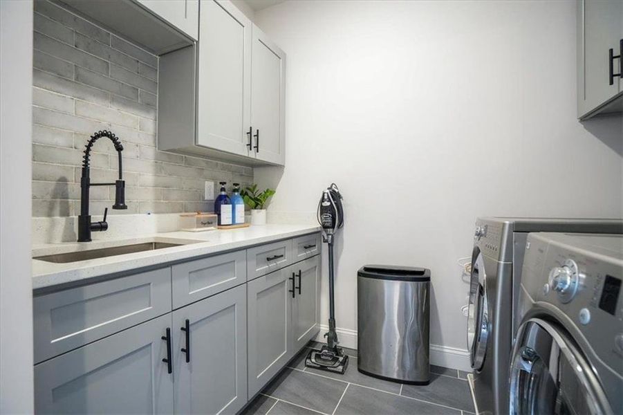 Furnished interior view inside a new home in , Acworth (Image 41).