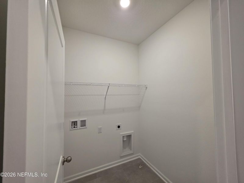 Spacious, unfurnished interior of a new home in Hyland Trail, Green Cove Springs (Image 37).