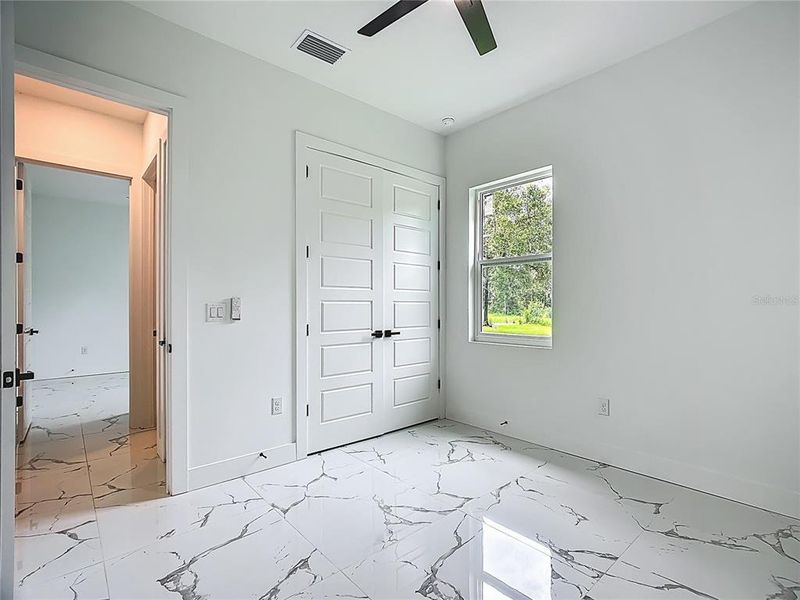 Spacious, unfurnished interior of a new home in , Plant City (Image 35).