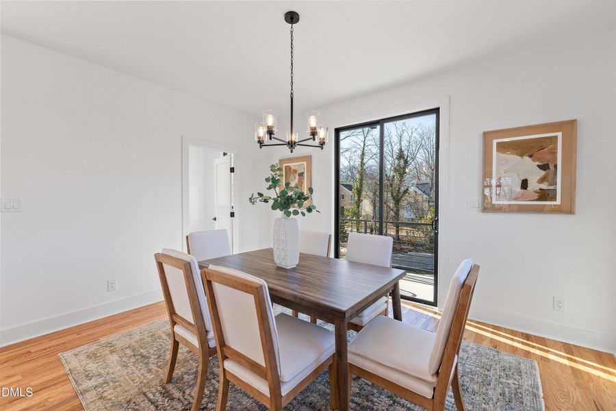 33-813 N Roxboro_6779 33-813 N Roxboro_6779