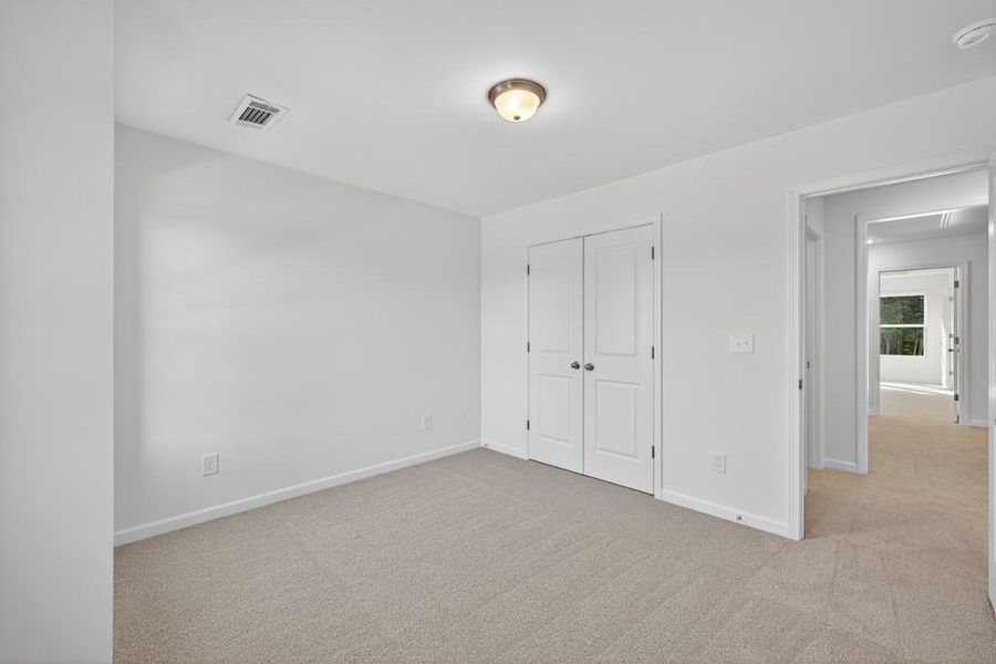 Spacious, unfurnished interior of a new home in , Jefferson (Image 36).