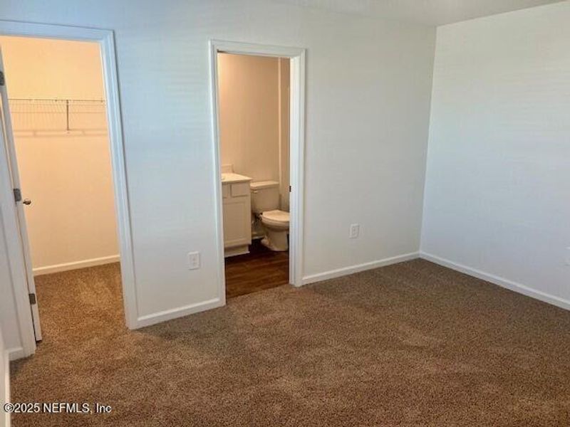 Spacious, unfurnished interior of a new home in Corsair, Middleburg (Image 22).