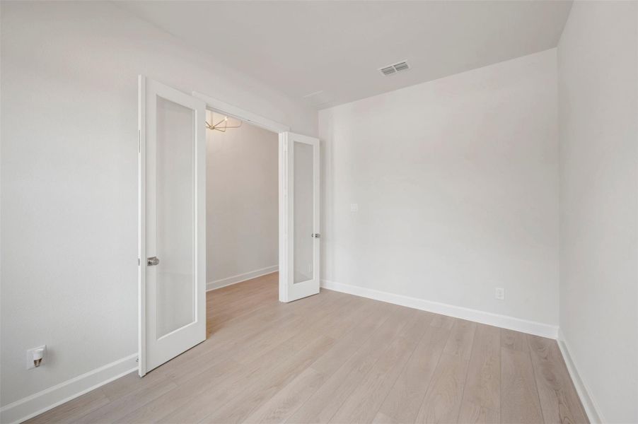 Spacious, unfurnished interior of a new home in Grange - Reserve Collection, Katy (Image 25).