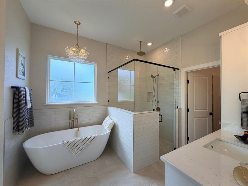 Furnished interior view inside a new home in Oak Water Ranch, Granbury (Image 9).