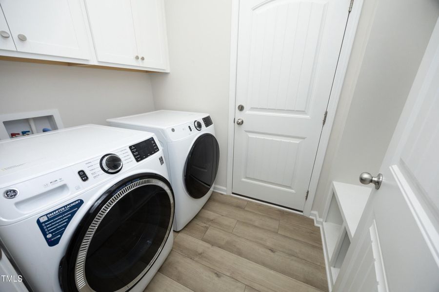 24LaundryRoom 24LaundryRoom