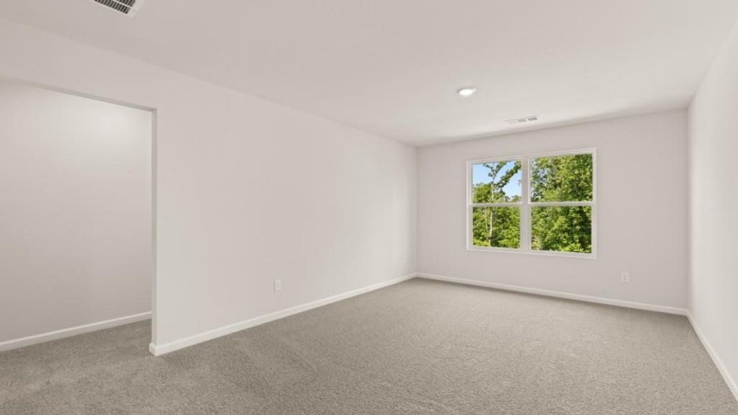 Spacious, unfurnished interior of a new home in Falcon Landing, Gainesville (Image 31).