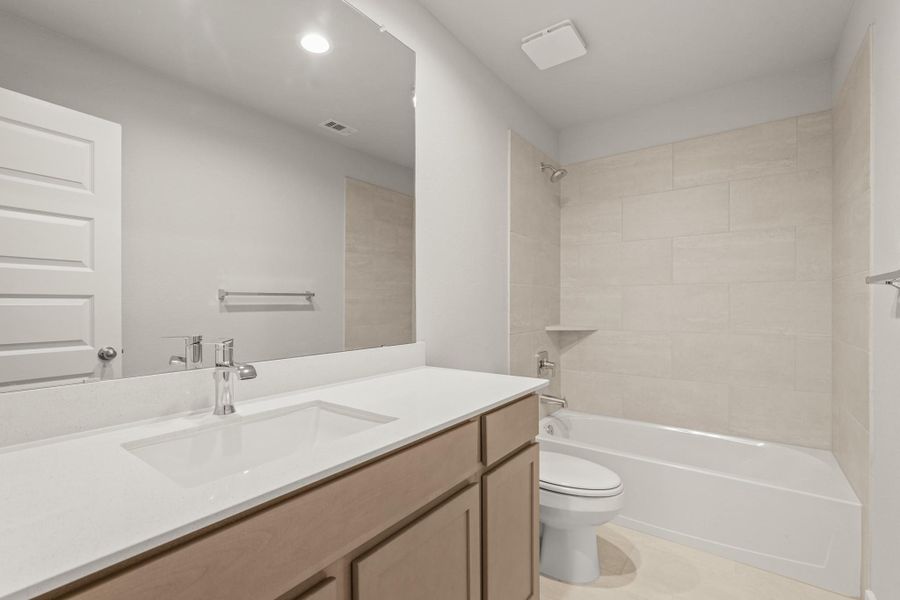 Furnished interior view inside a new home in Briarwood Crossing, Rosenberg (Image 8). Furnished interior view inside a new home in Briarwood Crossing, Rosenberg (Image 8).