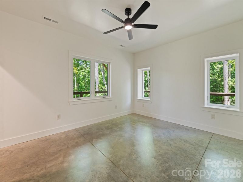 Spacious, unfurnished interior of a new home in , Clyde (Image 14).