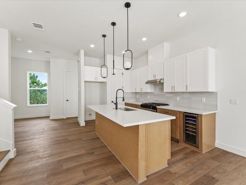 Elevated Kitchen Finishes and Open Floorplan Elevated Kitchen Finishes and Open Floorplan