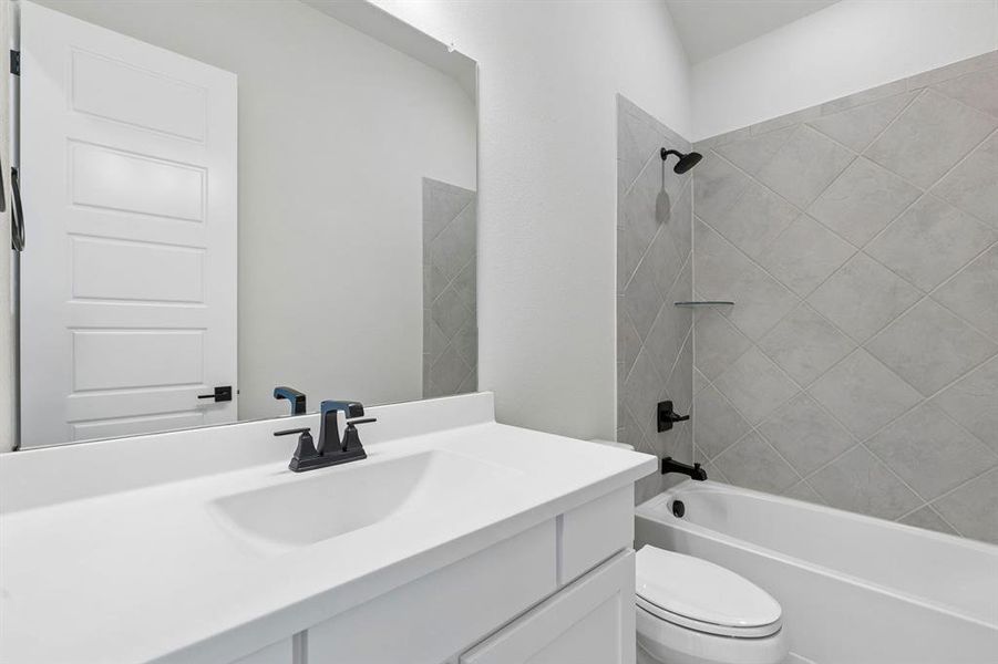 Furnished interior view inside a new home in Lakeview Heights, Azle (Image 9).