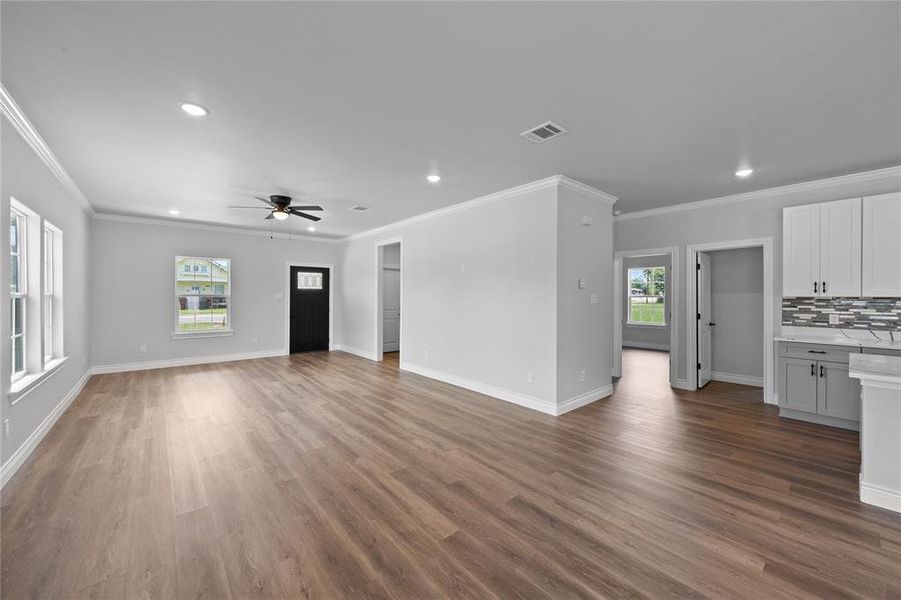 Spacious, unfurnished interior of a new home in , Kosse (Image 26). Spacious, unfurnished interior of a new home in , Kosse (Image 26).
