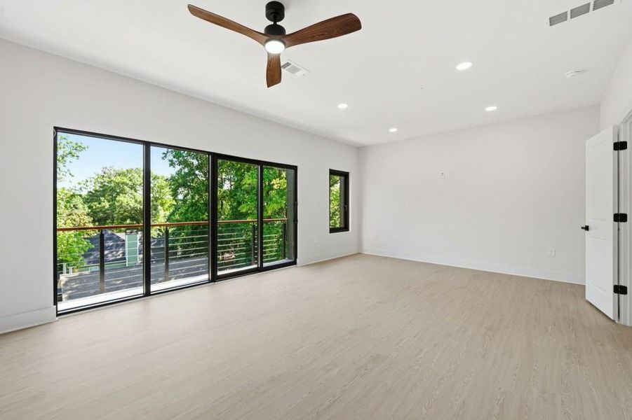 Spacious, unfurnished interior of a new home in , Decatur (Image 33).