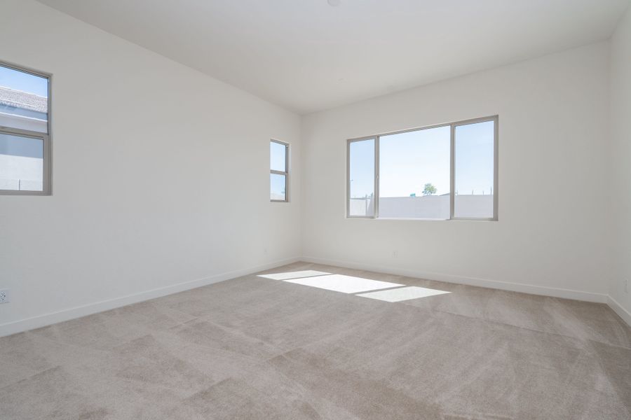 Spacious, unfurnished interior of a new home in Soleo, San Tan Valley (Image 11).