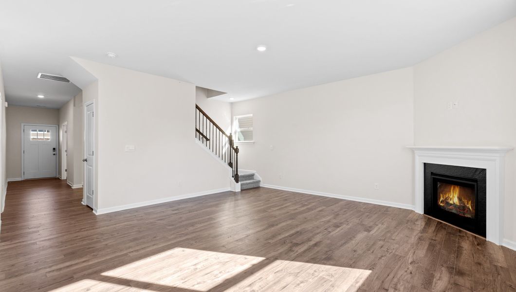 Spacious, unfurnished interior of a new home in Hunters Ridge, Woodruff (Image 17).