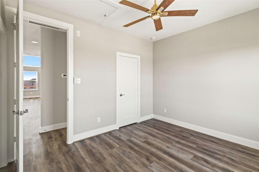Spacious, unfurnished interior of a new home in , Matagorda (Image 25).