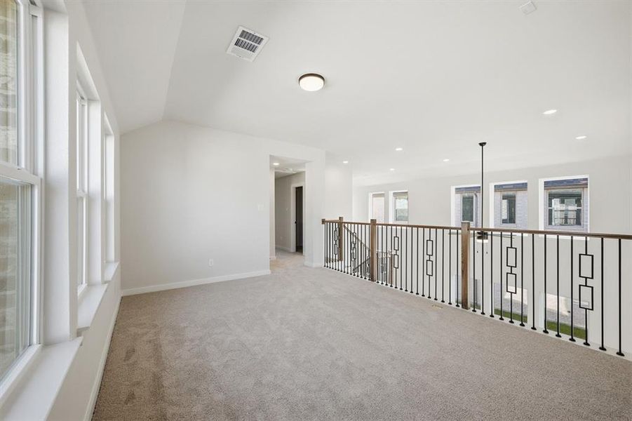 Spacious, unfurnished interior of a new home in Mosaic, Celina (Image 14).