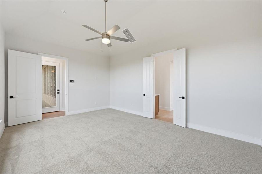 Spacious, unfurnished interior of a new home in Ridge Crossing, Waxahachie (Image 24).