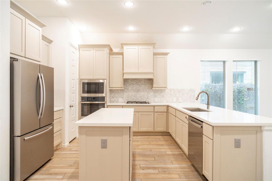 Furnished interior view inside a new home in Cross Creek West 45', Fulshear (Image 8). Furnished interior view inside a new home in Cross Creek West 45', Fulshear (Image 8).