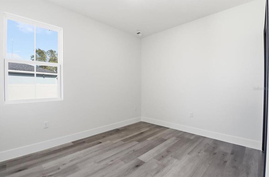 Spacious, unfurnished interior of a new home in , Ocala (Image 31).