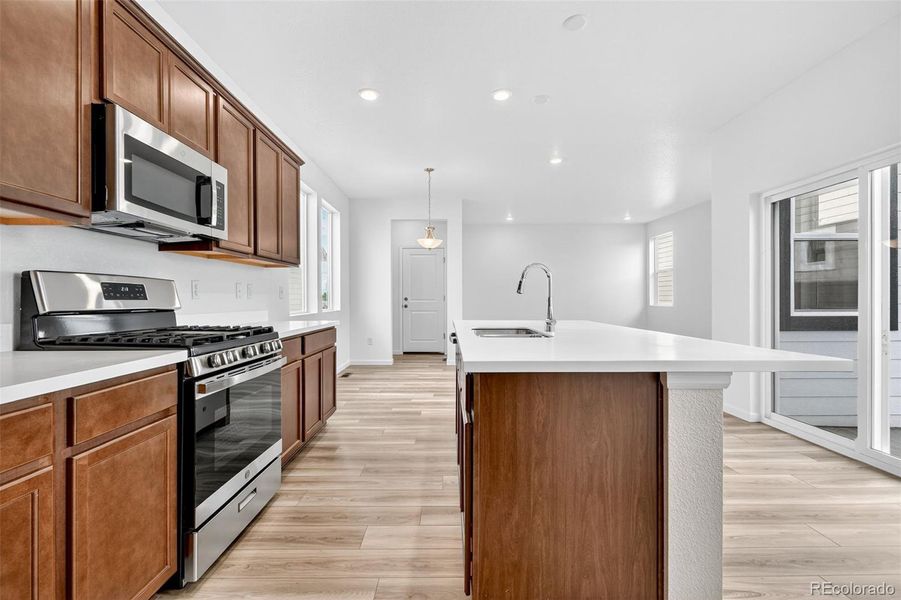 2110 Wagon Wheel Aly ~ Ready Now