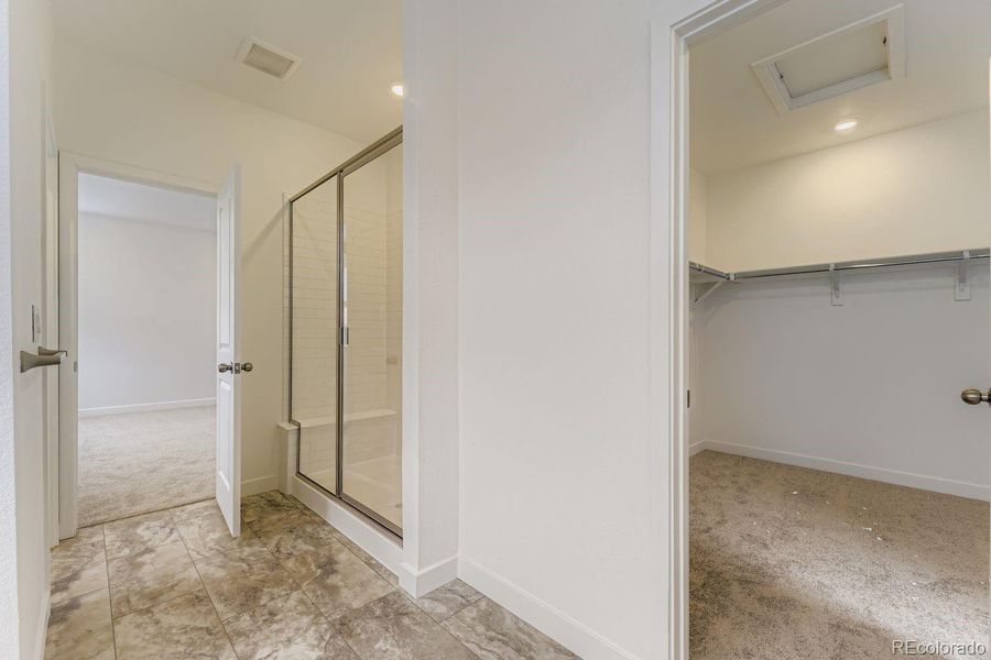 Spacious, unfurnished interior of a new home in , Centennial (Image 8).