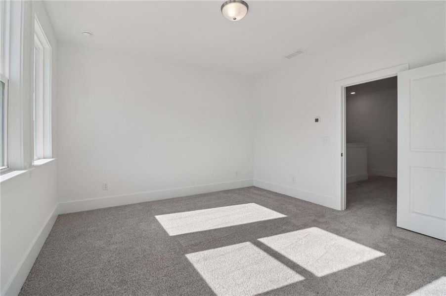 Spacious, unfurnished interior of a new home in Park Vue, Atlanta (Image 26). Spacious, unfurnished interior of a new home in Park Vue, Atlanta (Image 26).