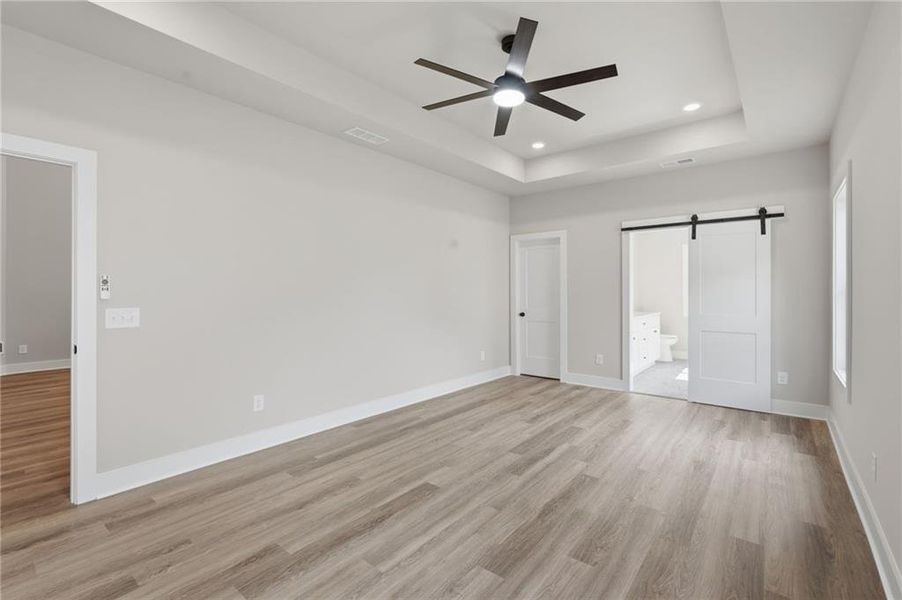 Spacious, unfurnished interior of a new home in , Gainesville (Image 25).