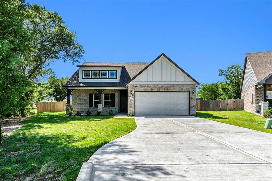 Beautiful 1 Story Home!  'Caldwell Plan"   Hurry, call and schedule your private tour today!