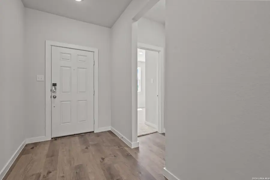 Spacious, unfurnished interior of a new home in Hiddenbrooke, Seguin (Image 21).